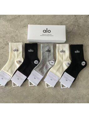 A8- ALO Yoga Women's Black, White & Grey Ribbed Half-Crew Socks 5-Pair Box Set